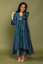 Load image into Gallery viewer, Spring Rooh Kurta Set