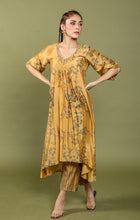 Load image into Gallery viewer, Spring Rooh Kurta set