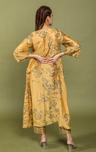 Load image into Gallery viewer, Spring Rooh Kurta set