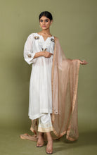 Load image into Gallery viewer, Noor V-neck emb kurta Set