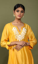 Load image into Gallery viewer, Wrap Kurta Set with mirror work