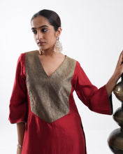 Load image into Gallery viewer, AKSAR PATCH KURTA SET