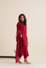 Load image into Gallery viewer, Roza Kurta Set With Dupatta