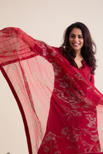 Load image into Gallery viewer, Roza Kurta Set With Dupatta