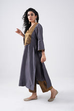 Load image into Gallery viewer, AKSAR PATCH KURTA SET