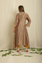 Load image into Gallery viewer, Onion Pink Printed Maia Kurta