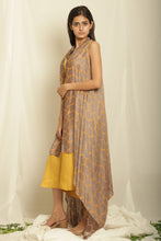 Load image into Gallery viewer, Auro Cape