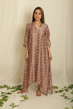Load image into Gallery viewer, Onion Pink Printed Maia Kurta
