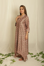 Load image into Gallery viewer, Onion Pink Printed Maia Kurta