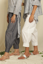 Load image into Gallery viewer, Pleated Pants