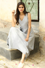 Load image into Gallery viewer, Zoya Dress