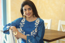 Load image into Gallery viewer, French Knotted Hand Embroidered Chanderi Set