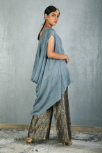 Load image into Gallery viewer, Eva drape shirt