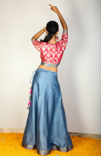 Load image into Gallery viewer, Brocade crop top