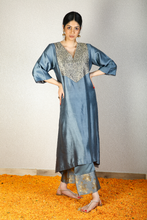 Load image into Gallery viewer, Fiza Brocade kurta
