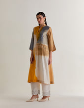 Load image into Gallery viewer, Sia High slit Kurta set
