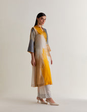 Load image into Gallery viewer, Sia High slit Kurta set
