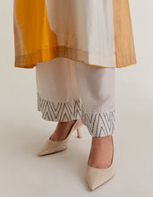 Load image into Gallery viewer, Sia High slit Kurta set
