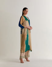 Load image into Gallery viewer, Sia High slit Kurta set
