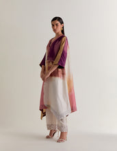 Load image into Gallery viewer, Sia High slit Kurta set
